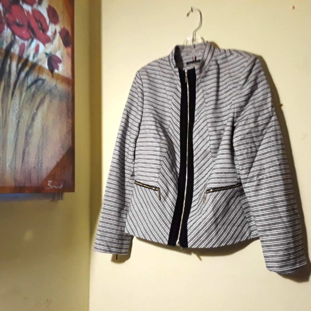 Tommy Hilfiger Cropped Blazer/Jacket Size 12 in excellent condition